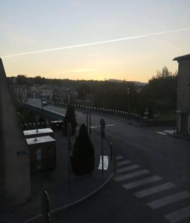 F1 1Er Etage 3 Personnes Apartment Aubenas Luaran gambar