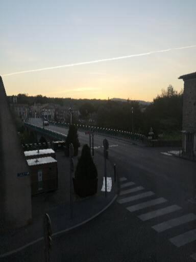 F1 1Er Etage 3 Personnes Apartment Aubenas Luaran gambar
